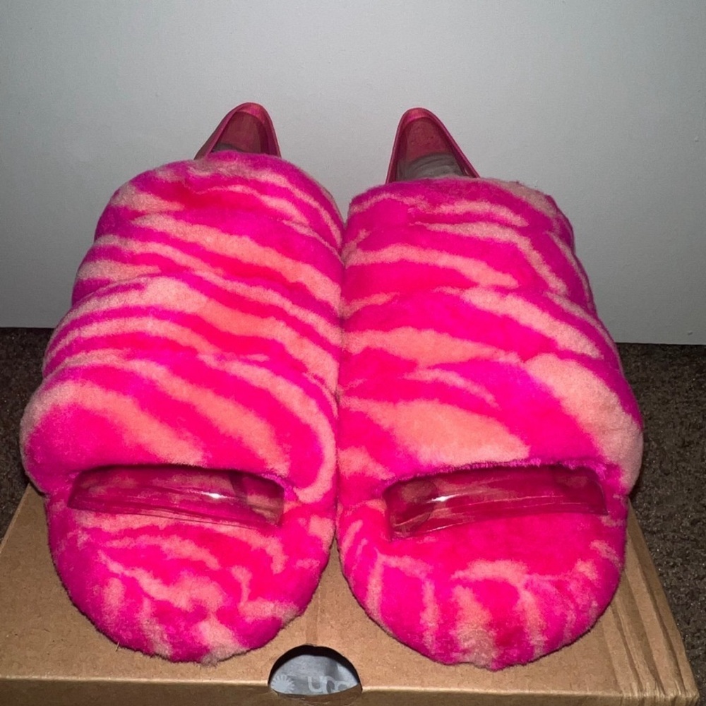 Leopard Ugg slides